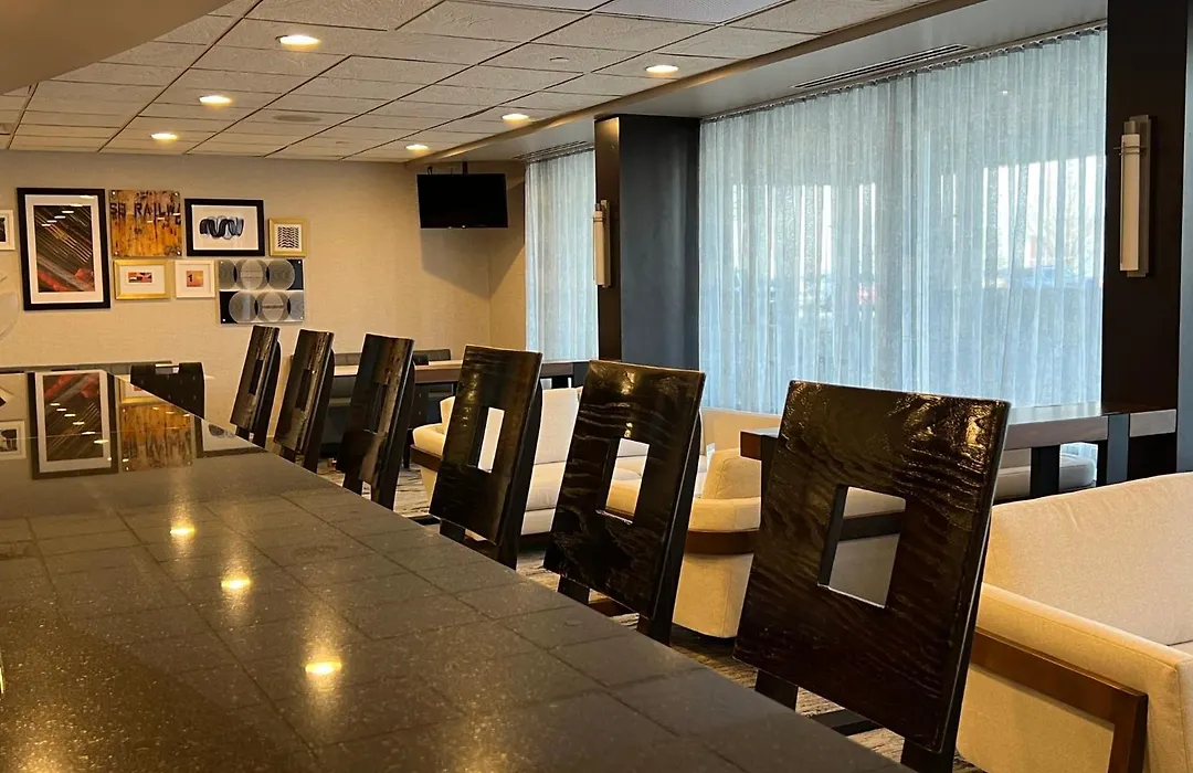 Crowne Plaza Indianapolis-Airport By Ihg-1